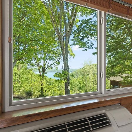Roadrunner Inn And Log Cabins Юрика Спрингс Экстерьер фото
