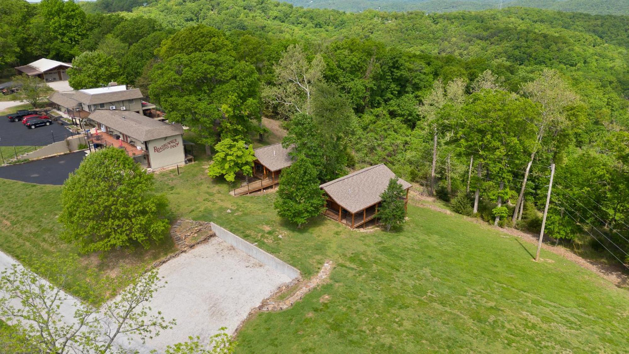 Roadrunner Inn And Log Cabins Юрика Спрингс Экстерьер фото
