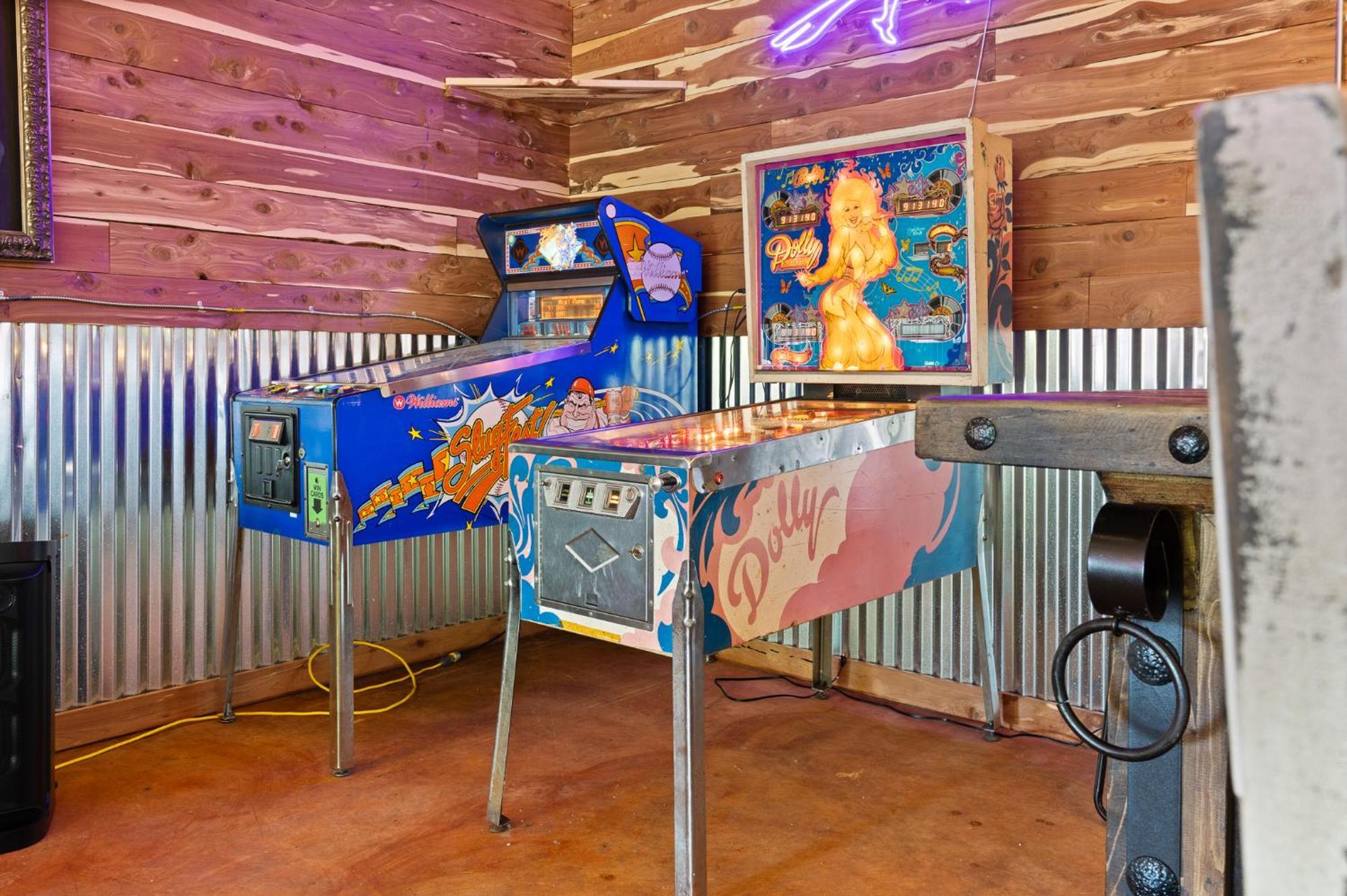Roadrunner Inn And Log Cabins Юрика Спрингс Экстерьер фото
